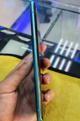 ONE PLUS 8 FOR SALE