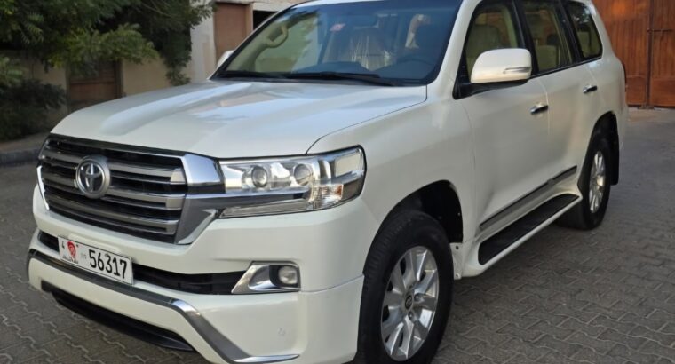 Toyota Land cruiser GXR 5.7L full option 2016