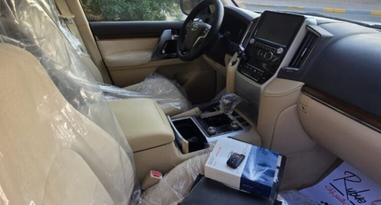 Toyota Land cruiser GXR 5.7L full option 2016