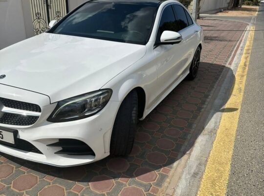 Mercedes C200 full option 2020 Gcc for sale