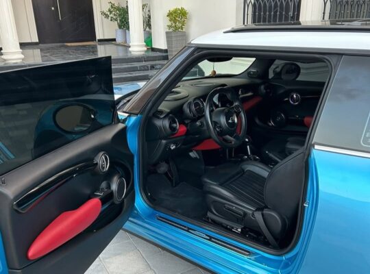 Mini Cooper S coupe JCW 2018 Gcc for sale