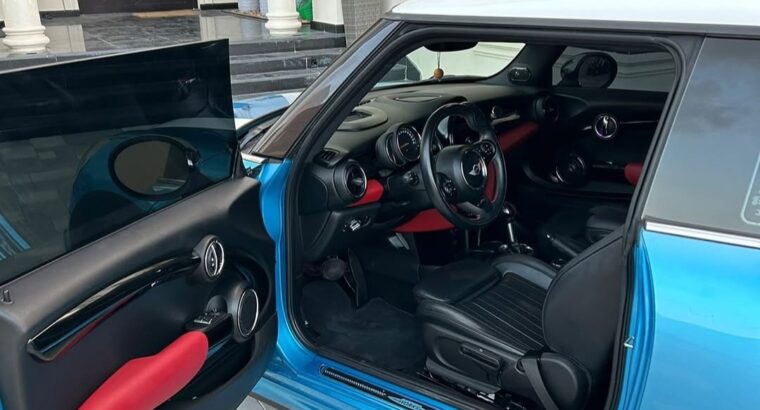 Mini Cooper S coupe JCW 2018 Gcc for sale