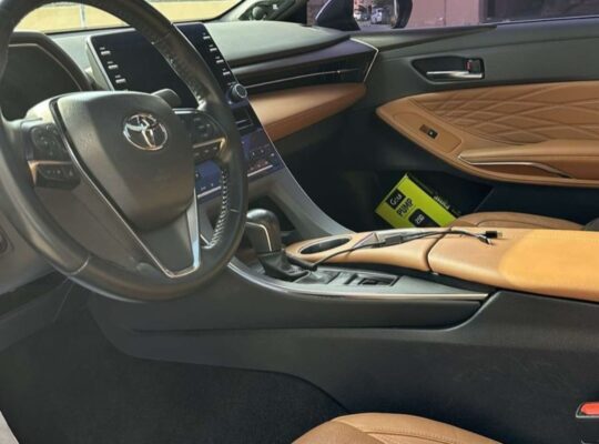 Toyota Avalon limited 2022 Gcc full option