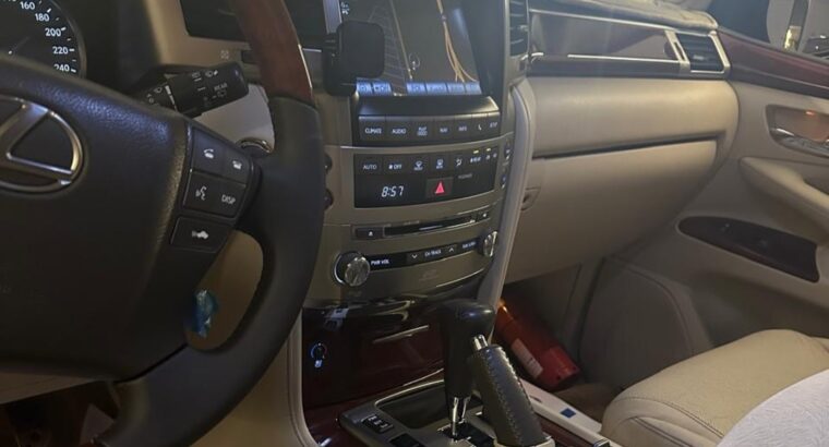 Lexus LX570 sport 2015 Gcc for sale