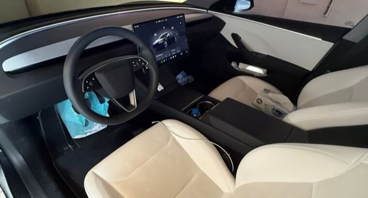 Tesla model 3 long range 2024 Gcc for sale