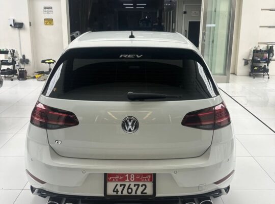 Volkswagen Golf R MK7 full option 2019 Gcc