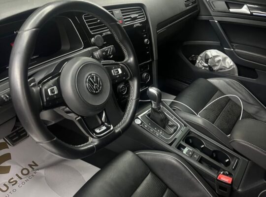 Volkswagen Golf R MK7 full option 2019 Gcc