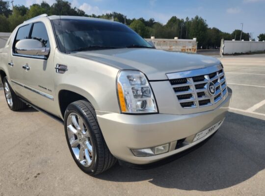 Cadillac Escalade pick up 2008 Gcc for sale