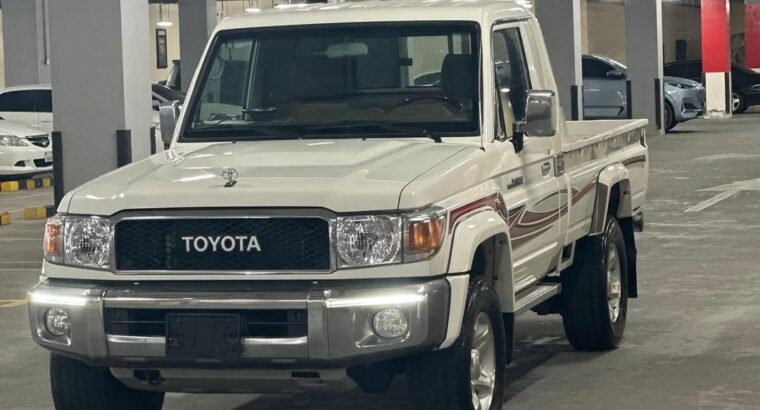 Toyota Land cruiser pick up 2018
