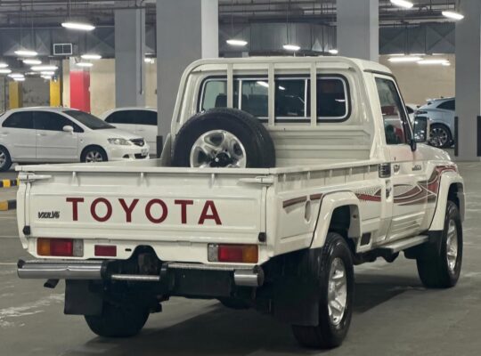 Toyota Land cruiser pick up 2018