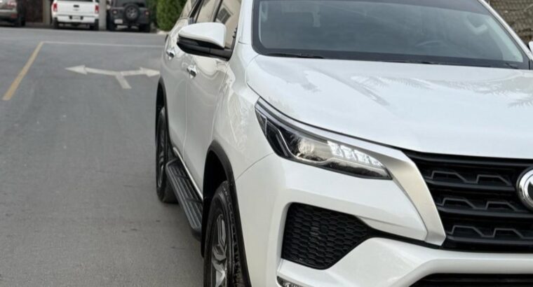 Toyota Fortuner EXR 2023 Gcc full option for sale