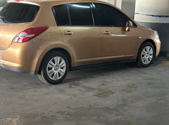 Nissan Tiida Hatchback 2009 Gcc for sale