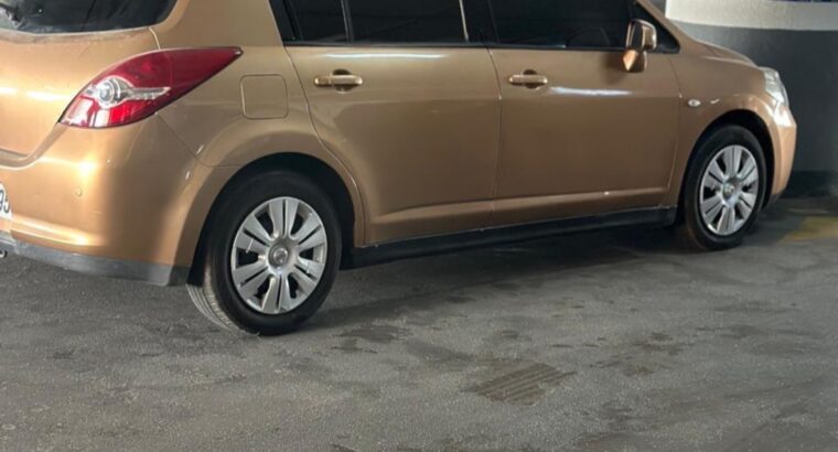 Nissan Tiida Hatchback 2009 Gcc for sale