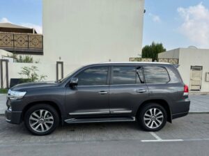 Toyota Land cruiser Exr 5.7L full option 2017 Gcc