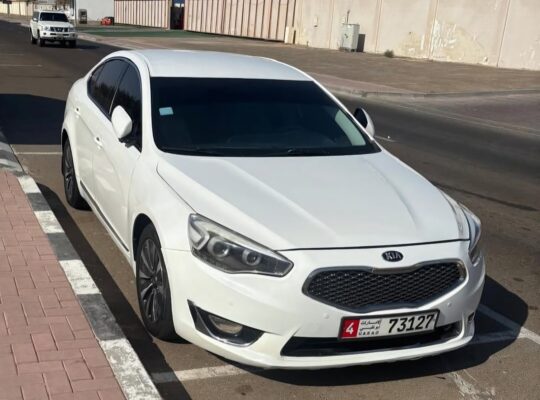 Kia Cadinza 2014 full option Gcc