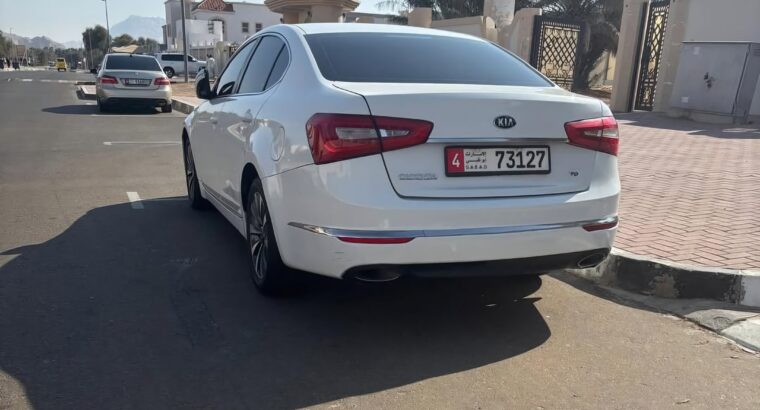 Kia Cadinza 2014 full option Gcc
