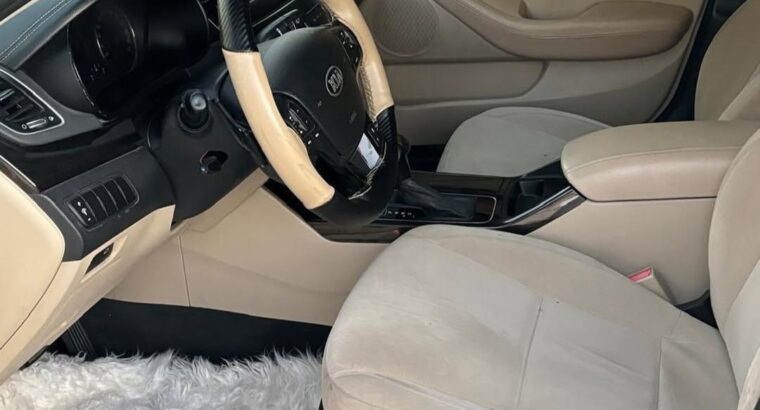 Kia Cadinza 2014 full option Gcc