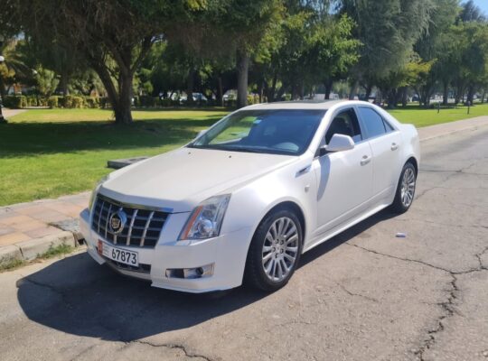 Cadillac CTS full option 2013 Gcc for sale