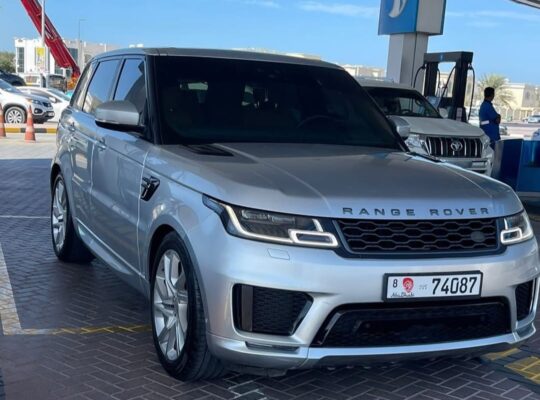 Range Rover sport SE 2019 in good condition