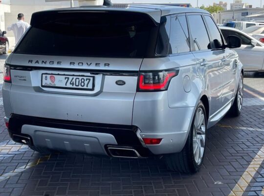 Range Rover sport SE 2019 in good condition