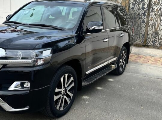 Toyota Land cruiser 2018 VXR full option Gcc