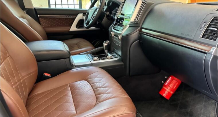 Toyota Land cruiser 2018 VXR full option Gcc