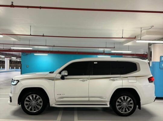 Toyota Land cruiser VXR twin turbo 2023 Gcc