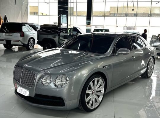 Bentley Flying spur 2015 Gcc for sale