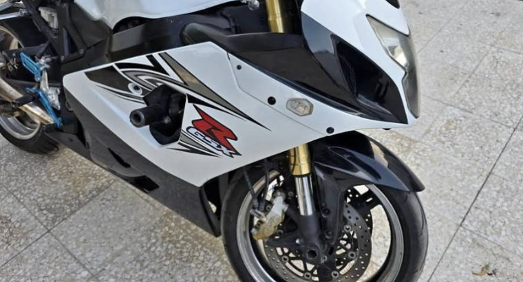 Suzuki gsxr 600 2005 in excellent condition for sa