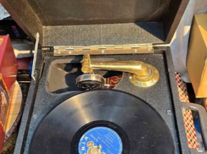 WORKING GRAMOPHONE FOR SALE