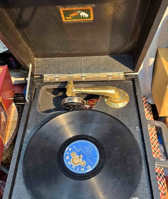 WORKING GRAMOPHONE FOR SALE