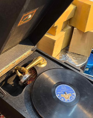 WORKING GRAMOPHONE FOR SALE