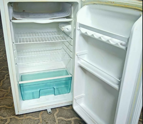 Small size single door fridge Nikai for sale