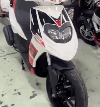 Aprilia 150c 2023 Gcc in perfect condition for sal