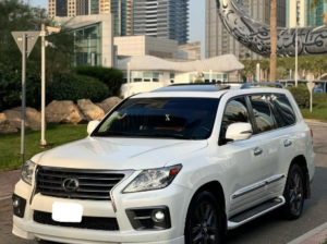 Lexus LX570 full option 2014 Gcc for sale