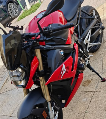 BMW S1000R 2022 GCC Motorcycle For Sale