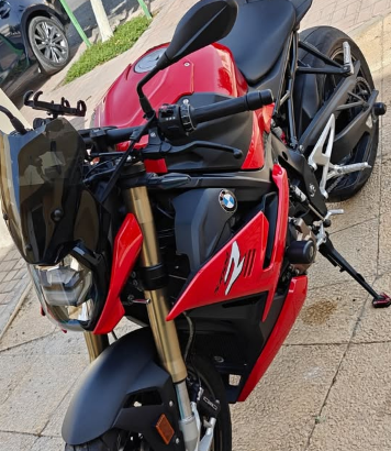 BMW S1000R 2022 GCC Motorcycle For Sale