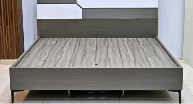 Bedroom Set King size bed For Sale