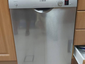 Bosch dishwasher 2 rack in excellent condition for