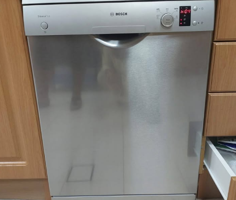 Bosch dishwasher 2 rack in excellent condition for