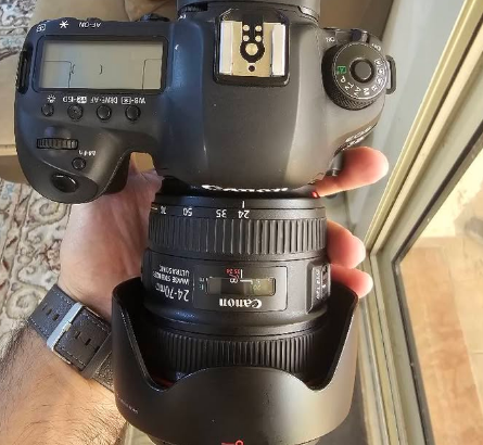 Canon 5D mark IV BODY with 24 70 mm F4 LENS For Sa