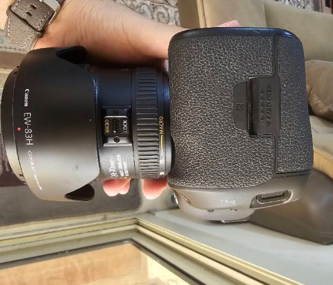 Canon 5D mark IV BODY with 24 70 mm F4 LENS For Sa