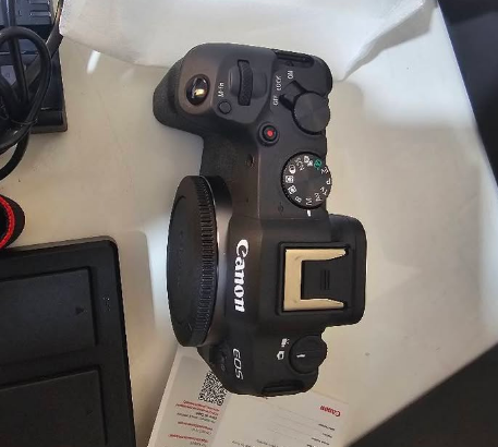 Canon R8 plus kitlens 24 50 mm for sale