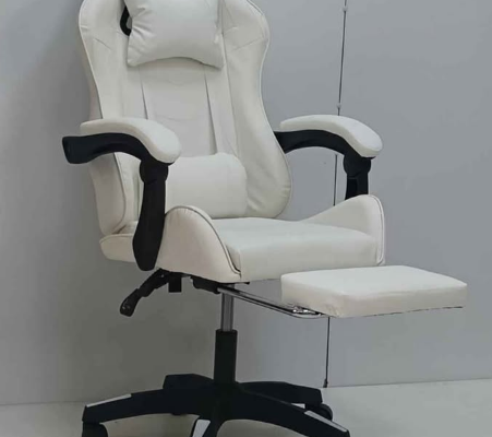 Gaming Chair with footrest New For Sale