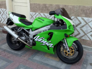 Kawasaki ninja ZX7R 2003 imported for sale