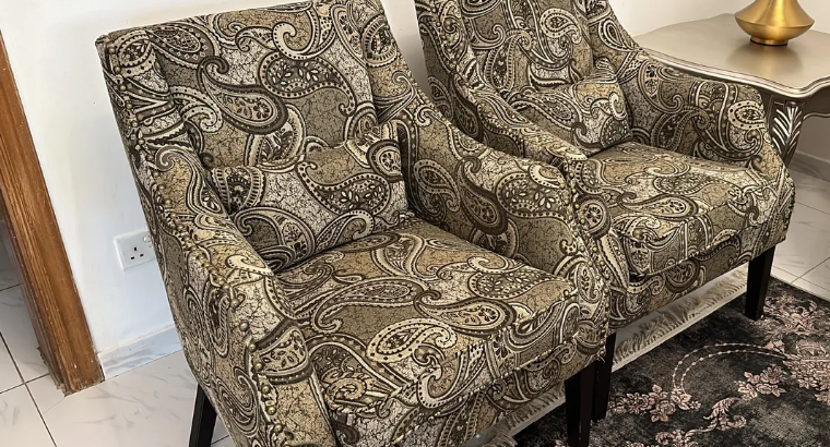 2 Sofas and 2 chairs in very good condition for sa