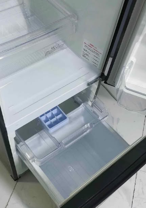 Mitsubishi small size 2 door fridge for sale