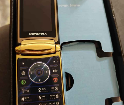 Motorola razr v8 Classic for sale