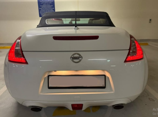 Nissan 370z GCC 2015 in perfect condition for sale