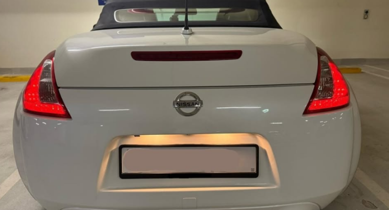 Nissan 370z GCC 2015 in perfect condition for sale